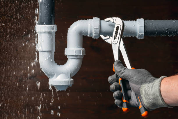 Professional Gas Line Repair technician working in Machipongo, VA